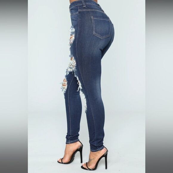 ⭐️Dark blue wash distressed High-Rise stretchy form fitting jeans - Picture 3 of 7
